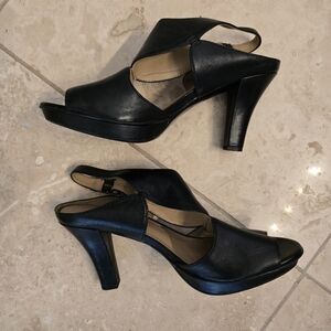 Naturalizer Dapper Black Leather Strappy Sandals – Size 8